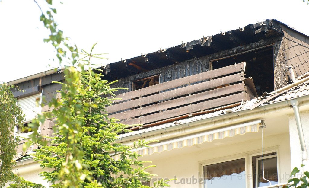 Mark Medlock s Dachwohnung ausgebrannt Koeln Porz Wahn Rolandstr P59.JPG